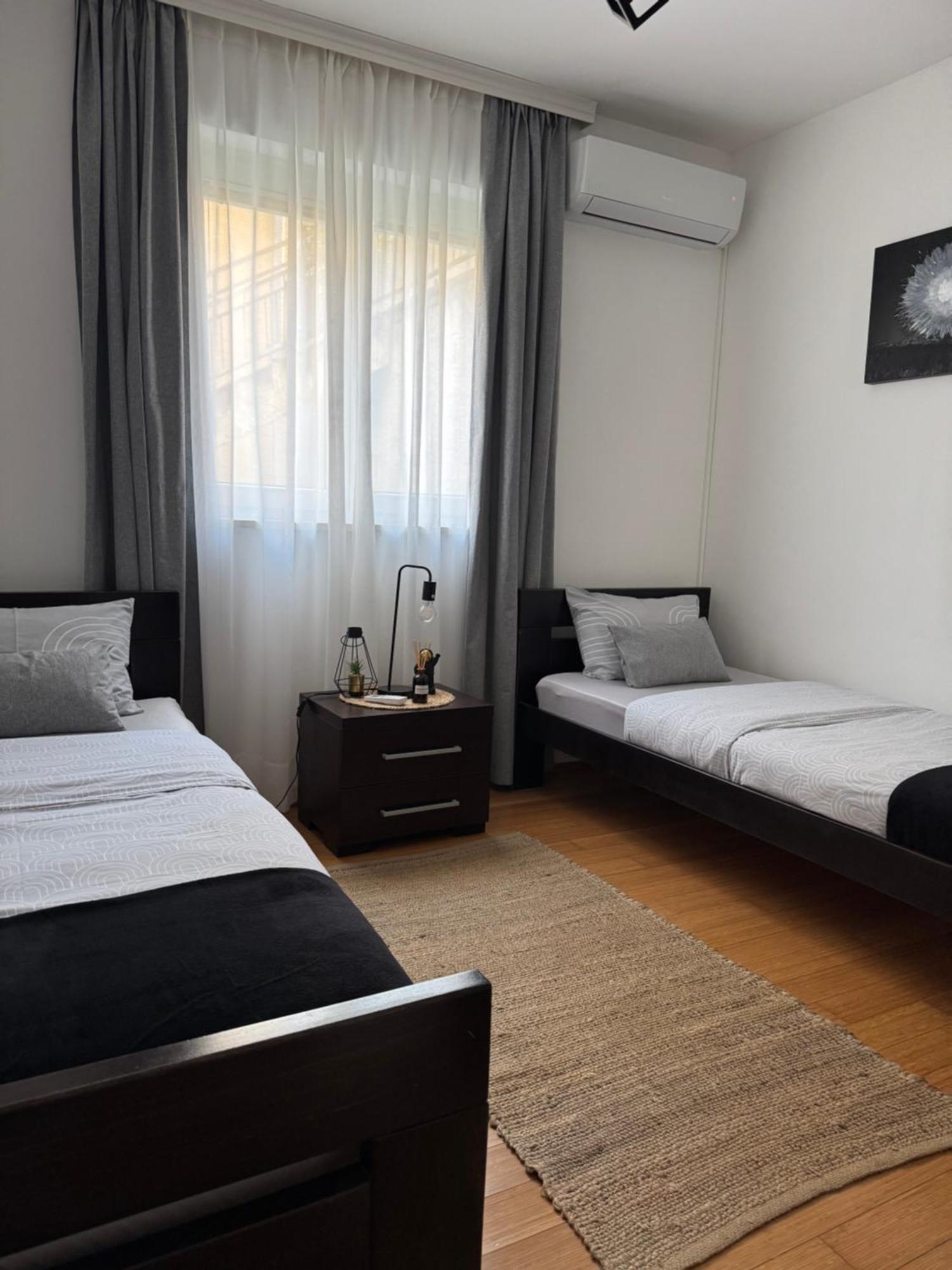 J&M Apartment コトル エクステリア 写真