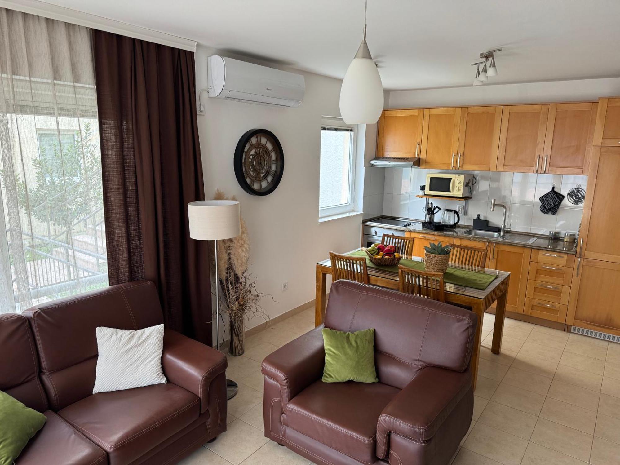 J&M Apartment コトル エクステリア 写真