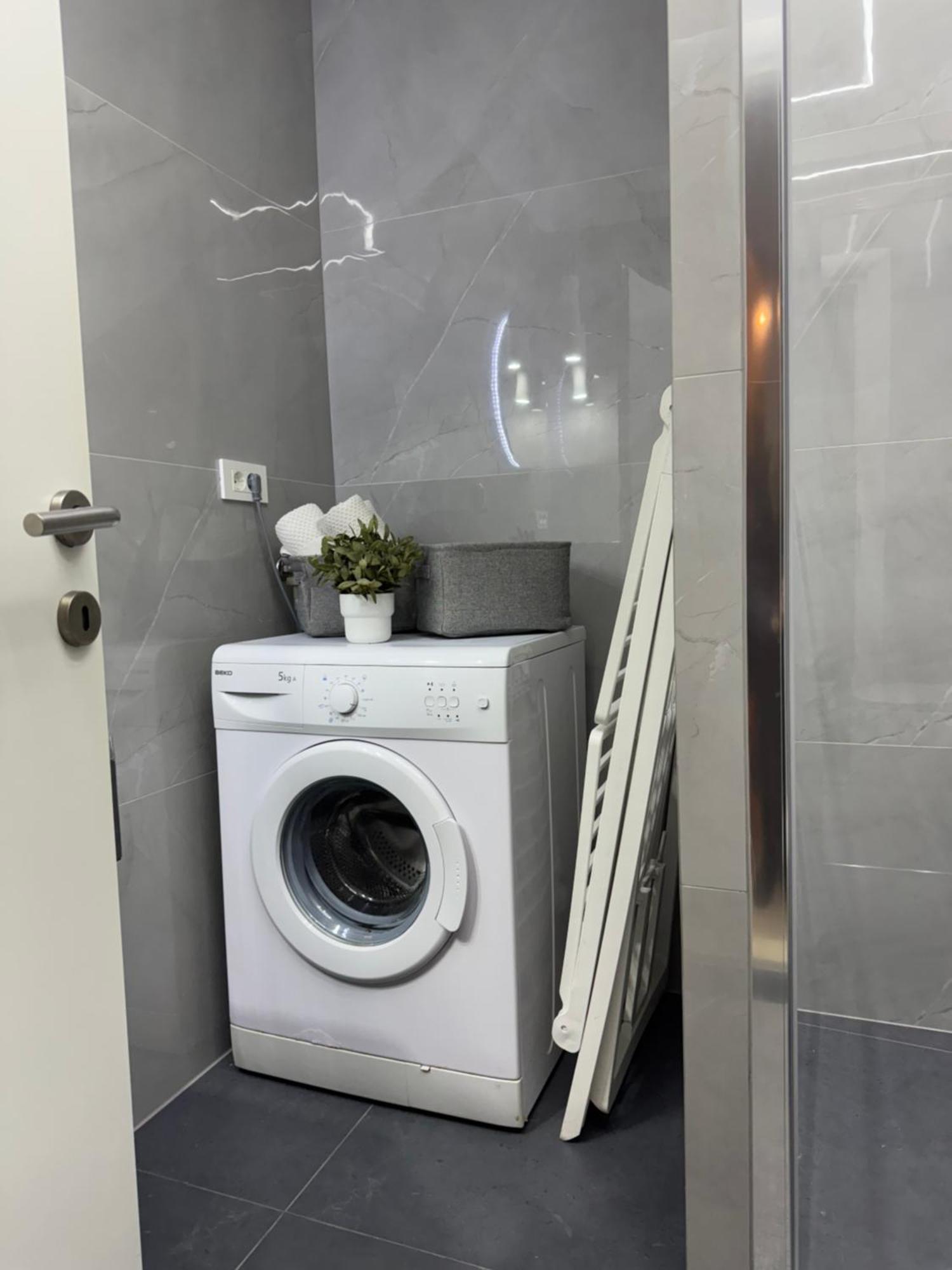 J&M Apartment コトル エクステリア 写真