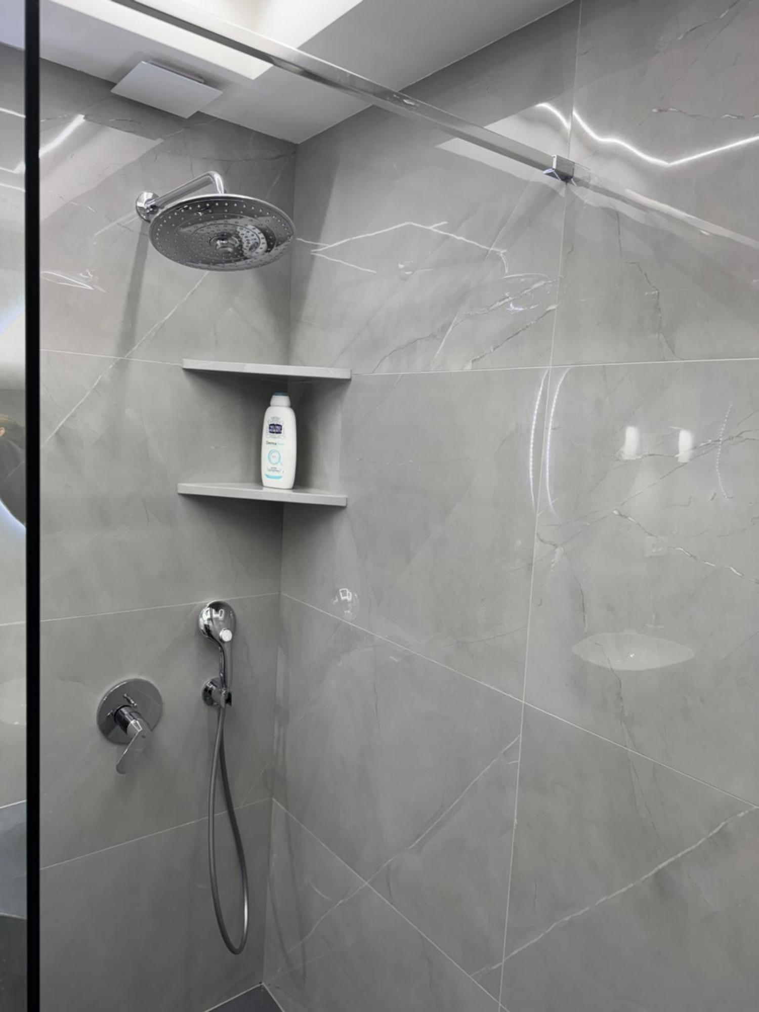 J&M Apartment コトル エクステリア 写真